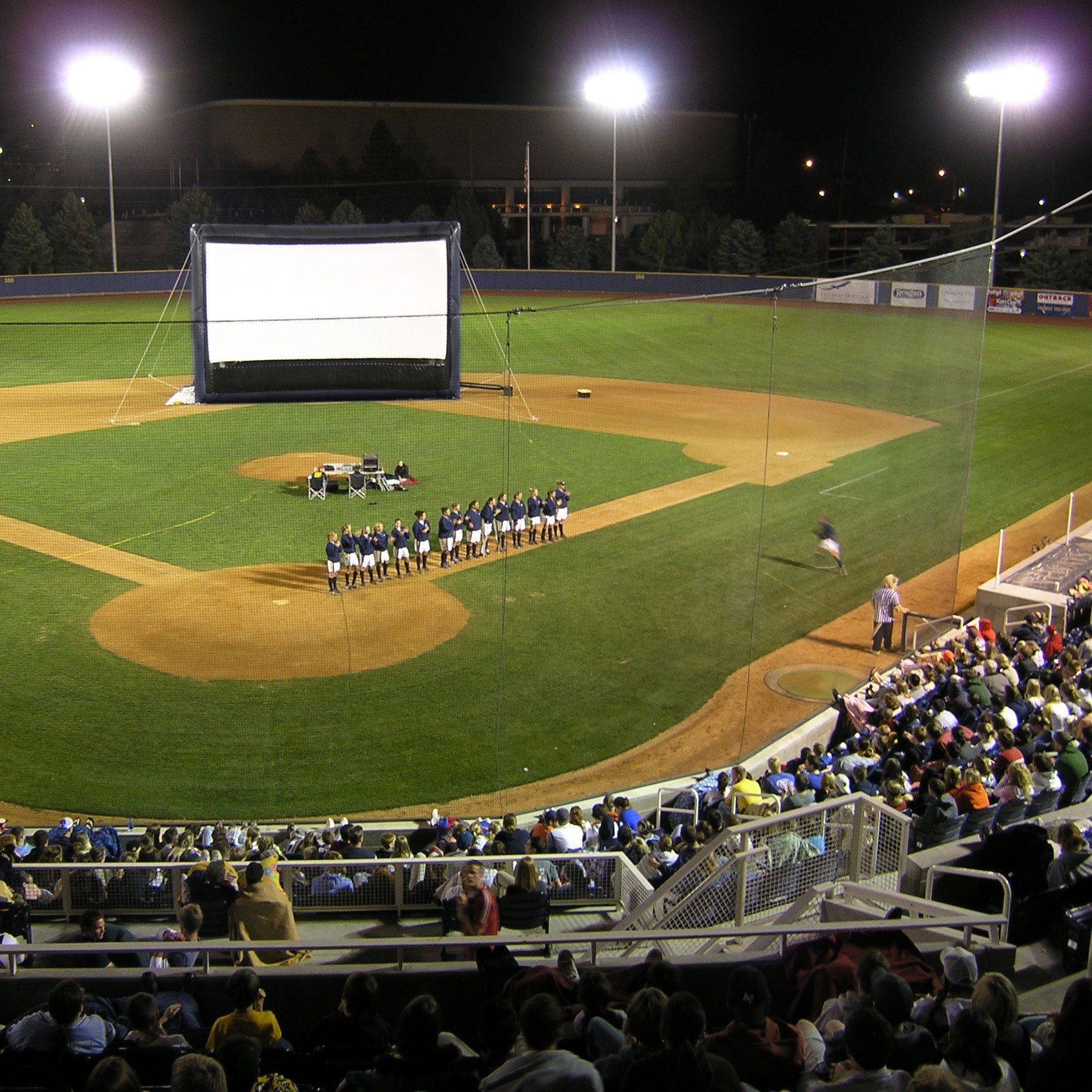 Elite Outdoor Movie Screen Kit 40'